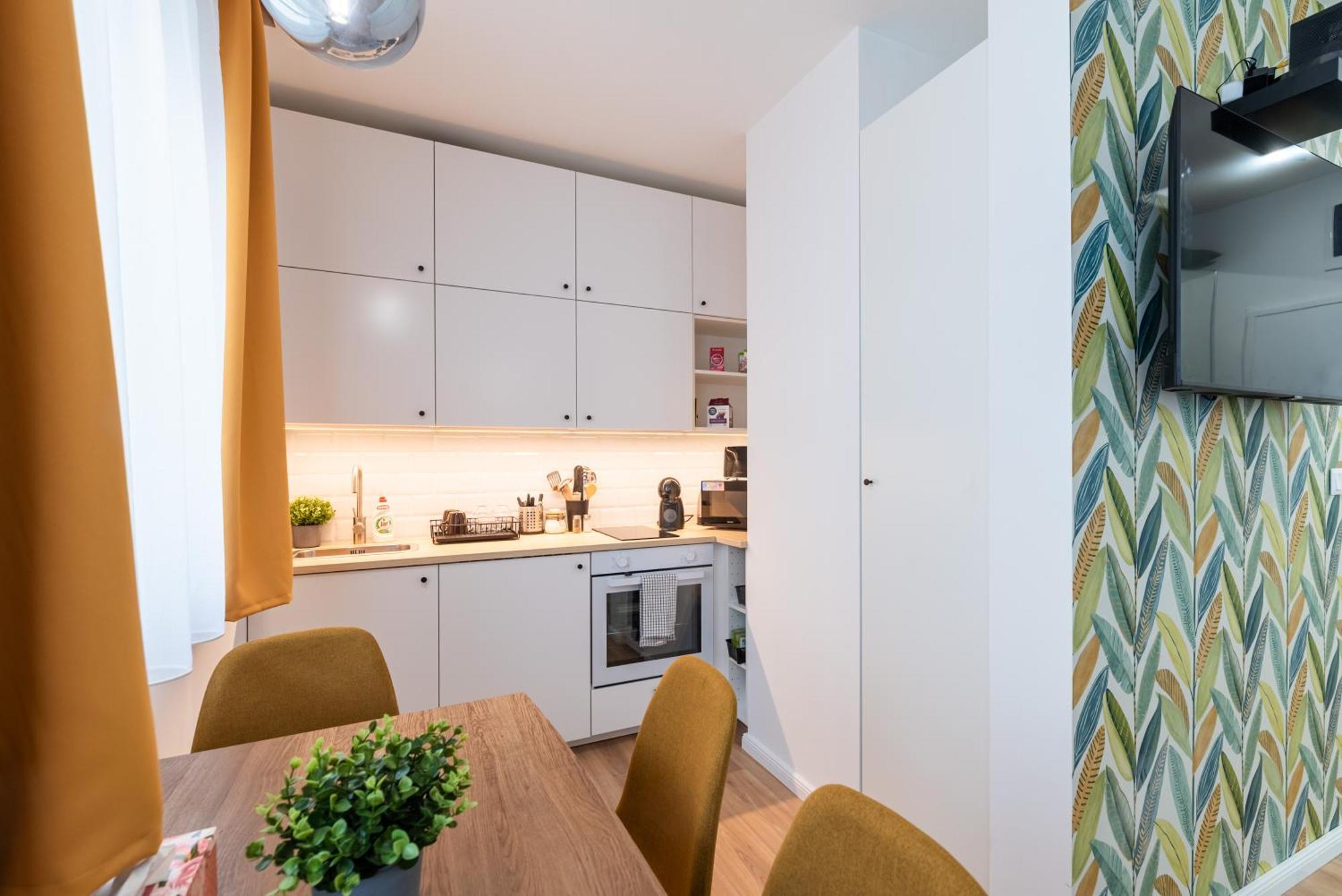 Party & Chill - Downtown Center With Big Balcony And Ac Apartamento Budapest